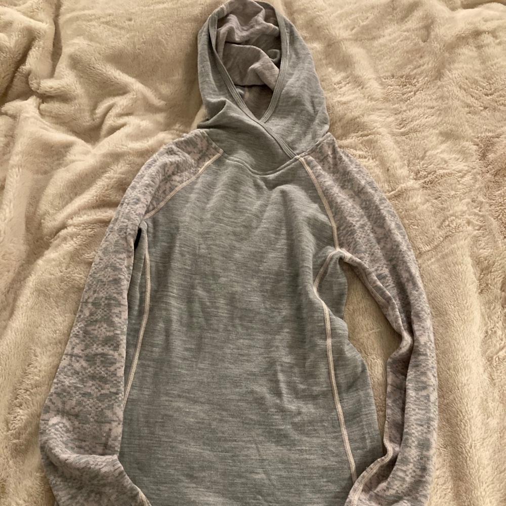 Dakini hooded sweater S